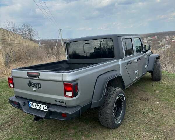 Серый Джип Gladiator, объемом двигателя 3.6 л и пробегом 56 тыс. км за 34600 $, фото 5 на Automoto.ua
