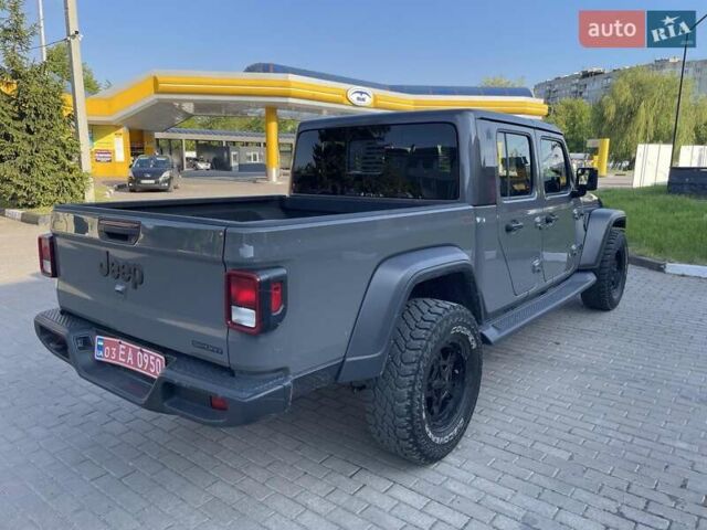 Серый Джип Gladiator, объемом двигателя 3.6 л и пробегом 98 тыс. км за 37000 $, фото 2 на Automoto.ua