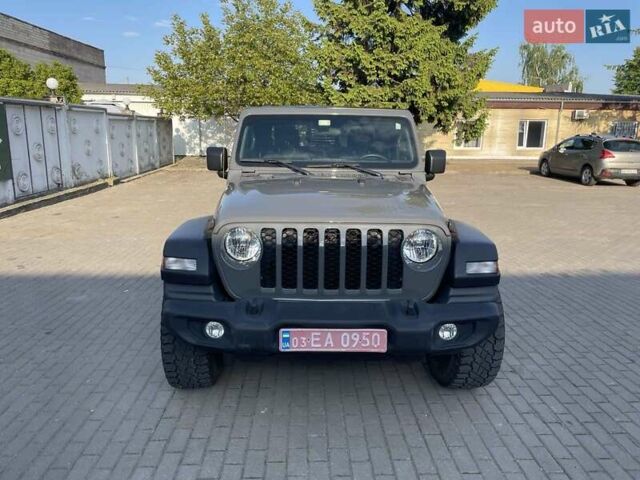 Серый Джип Gladiator, объемом двигателя 3.6 л и пробегом 98 тыс. км за 37000 $, фото 6 на Automoto.ua