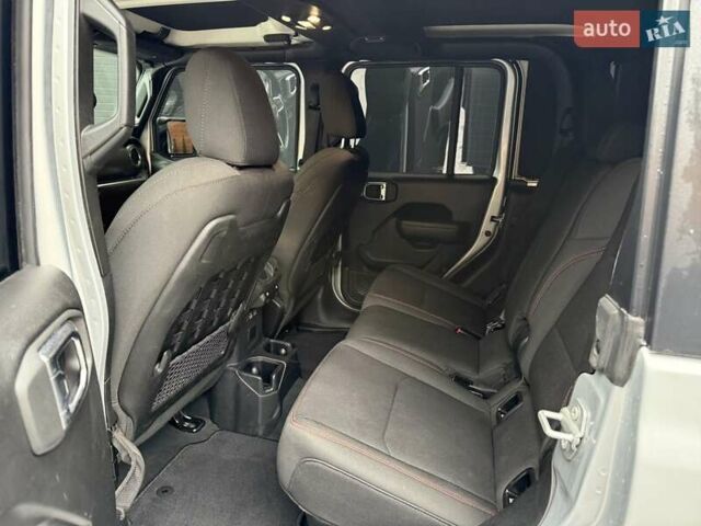 Джип Gladiator 2022 в Киеве на Automoto.ua Серый Джип Gladiator, объемом двигателя 3.6 л и пробегом 73 тыс. км за 45300 $, фото 12 на Automoto.ua