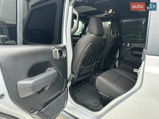 Сірий Джип Gladiator, об'ємом двигуна 3.6 л та пробігом 73 тис. км за 41500 $, фото 16 на Automoto.ua