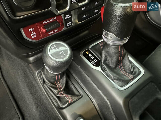 Сірий Джип Gladiator, об'ємом двигуна 3.6 л та пробігом 73 тис. км за 41500 $, фото 9 на Automoto.ua