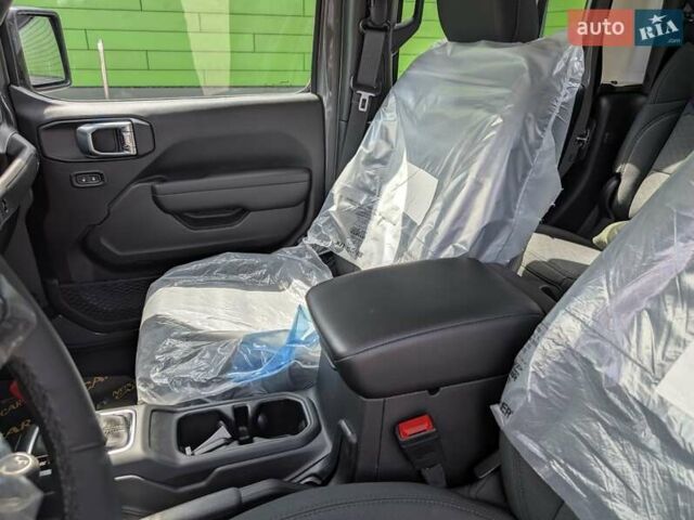 Серый Джип Gladiator, объемом двигателя 3.6 л и пробегом 1 тыс. км за 57900 $, фото 43 на Automoto.ua