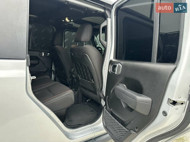 Сірий Джип Gladiator, об'ємом двигуна 3.6 л та пробігом 73 тис. км за 41500 $, фото 26 на Automoto.ua