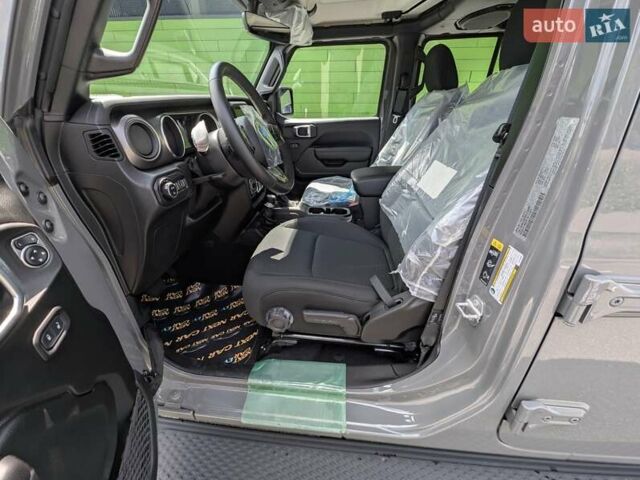 Серый Джип Gladiator, объемом двигателя 3.6 л и пробегом 1 тыс. км за 57900 $, фото 30 на Automoto.ua