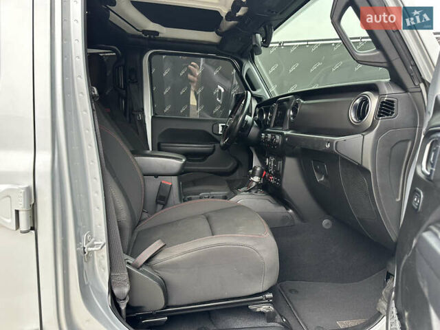 Сірий Джип Gladiator, об'ємом двигуна 3.6 л та пробігом 73 тис. км за 41500 $, фото 21 на Automoto.ua