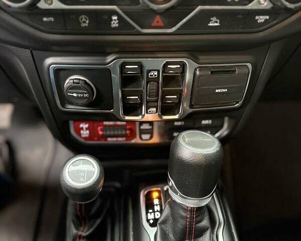 Серый Джип Gladiator, объемом двигателя 3.6 л и пробегом 73 тыс. км за 41500 $, фото 17 на Automoto.ua