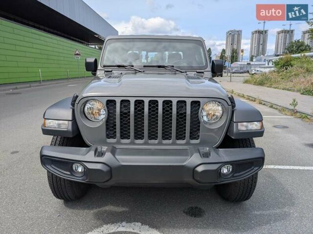 Серый Джип Gladiator, объемом двигателя 3.6 л и пробегом 1 тыс. км за 57900 $, фото 2 на Automoto.ua