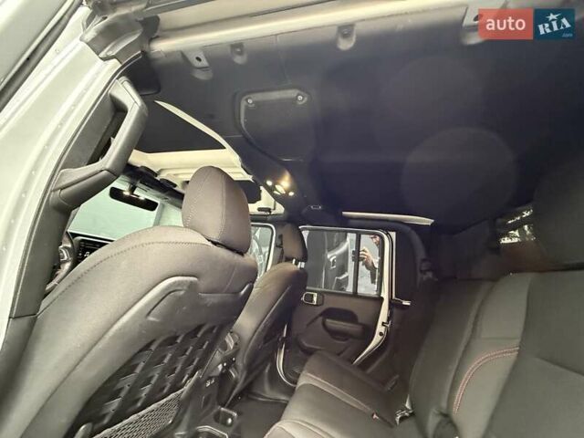 Серый Джип Gladiator, объемом двигателя 3.6 л и пробегом 73 тыс. км за 41500 $, фото 11 на Automoto.ua