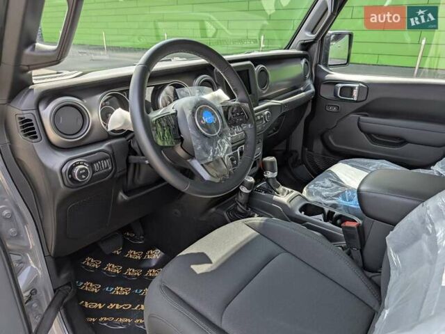 Серый Джип Gladiator, объемом двигателя 3.6 л и пробегом 1 тыс. км за 57900 $, фото 33 на Automoto.ua