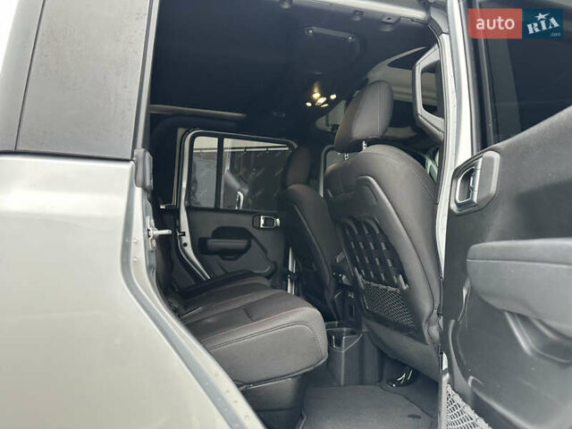 Сірий Джип Gladiator, об'ємом двигуна 3.6 л та пробігом 73 тис. км за 41500 $, фото 27 на Automoto.ua