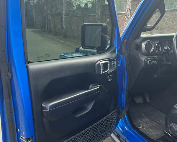 Синій Джип Gladiator, об'ємом двигуна 3.6 л та пробігом 54 тис. км за 48900 $, фото 12 на Automoto.ua