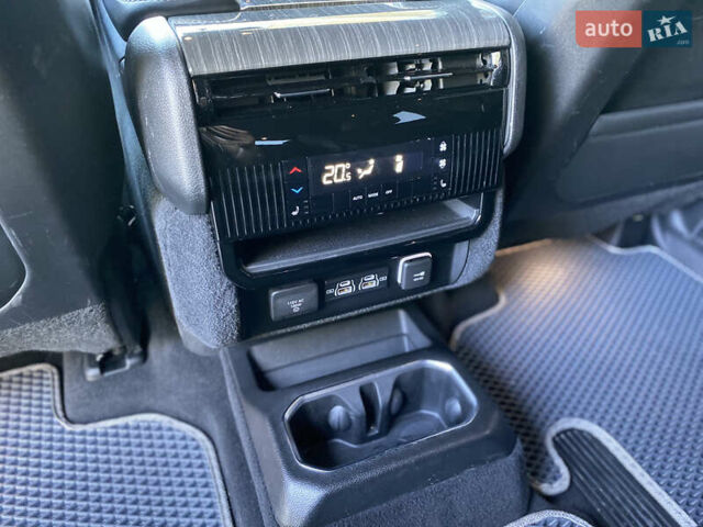 Джип Wagoneer 2021 в Киеве на Automoto.ua Белый Джип Wagoneer, объемом двигателя 5.65 л и пробегом 52 тыс. км за 61999 $, фото 20 на Automoto.ua