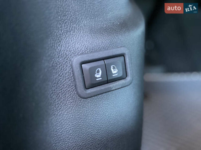 Джип Wagoneer 2021 в Киеве на Automoto.ua Белый Джип Wagoneer, объемом двигателя 5.65 л и пробегом 52 тыс. км за 61999 $, фото 22 на Automoto.ua