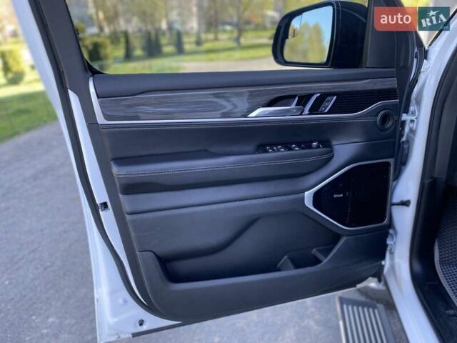 Білий Джип Wagoneer, об'ємом двигуна 5.65 л та пробігом 48 тис. км за 65555 $, фото 45 на Automoto.ua