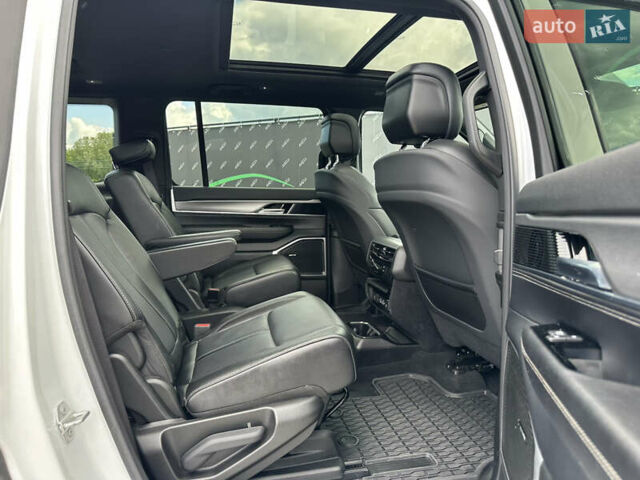 Белый Джип Wagoneer, объемом двигателя 2.99 л и пробегом 31 тыс. км за 63000 $, фото 37 на Automoto.ua