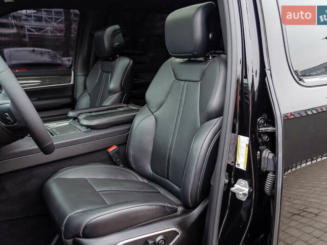 Джип Wagoneer 2021 в Киеве на Automoto.ua Черный Джип Wagoneer, объемом двигателя 5.65 л и пробегом 27 тыс. км за 64500 $, фото 28 на Automoto.ua