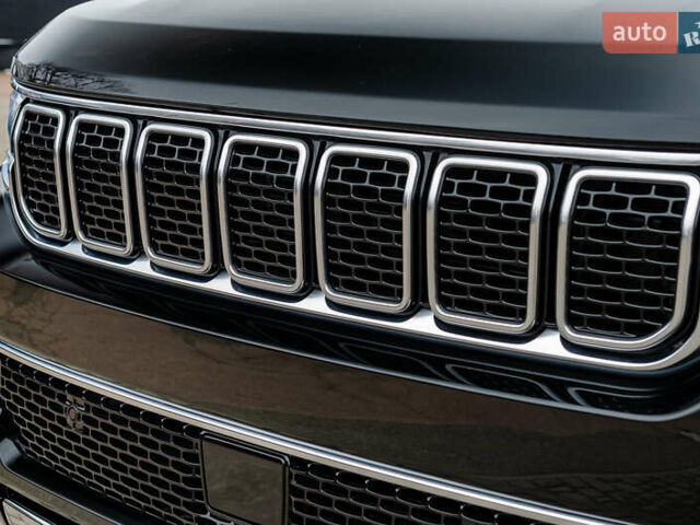 Джип Wagoneer 2021 в Киеве на Automoto.ua Черный Джип Wagoneer, объемом двигателя 5.65 л и пробегом 27 тыс. км за 64500 $, фото 12 на Automoto.ua