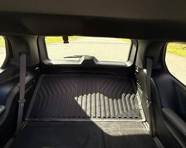 Джип Wagoneer 2022 у Львові на Automoto.ua Червоний Джип Wagoneer, об'ємом двигуна 5.65 л та пробігом 150 тис. км за 54999 $, фото 64 на Automoto.ua