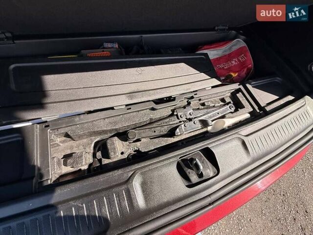 Джип Wagoneer 2022 у Львові на Automoto.ua Червоний Джип Wagoneer, об'ємом двигуна 5.65 л та пробігом 150 тис. км за 54999 $, фото 5 на Automoto.ua