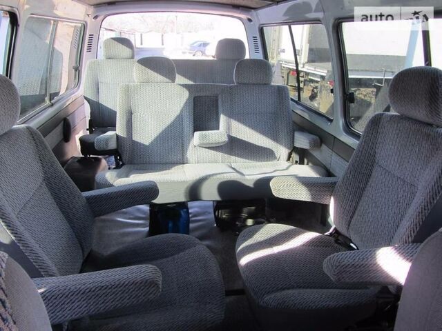 Сірий Джинбей Хайс, об'ємом двигуна 2.7 л та пробігом 100 тис. км за 4500 $, фото 16 на Automoto.ua