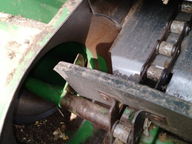 Зеленый Джон Дир 1055, объемом двигателя 0 л и пробегом 3 тыс. км за 25600 $, фото 3 на Automoto.ua