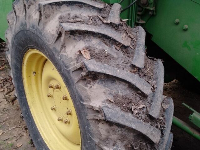 Зеленый Джон Дир 1055, объемом двигателя 0 л и пробегом 3 тыс. км за 25600 $, фото 7 на Automoto.ua