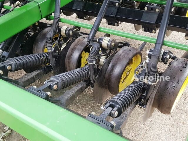 Зелений Джон Дір 1590, об'ємом двигуна 0 л та пробігом 0 тис. км за 69812 $, фото 6 на Automoto.ua