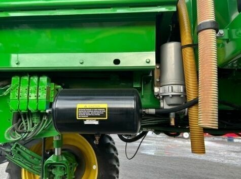 Зеленый Джон Дир 4730, объемом двигателя 0 л и пробегом 0 тыс. км за 197670 $, фото 15 на Automoto.ua