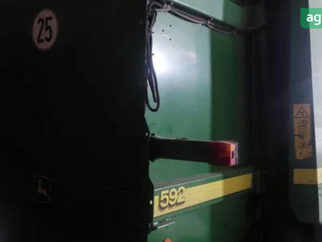 Джон Дир 592, объемом двигателя 0 л и пробегом 0 тыс. км за 10000 $, фото 1 на Automoto.ua