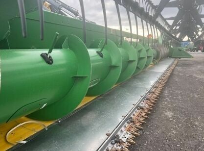 Зеленый Джон Дир 630F HydraFlex, объемом двигателя 0 л и пробегом 0 тыс. км за 19780 $, фото 2 на Automoto.ua