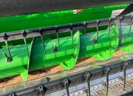 Зеленый Джон Дир 630F HydraFlex, объемом двигателя 0 л и пробегом 0 тыс. км за 25597 $, фото 9 на Automoto.ua