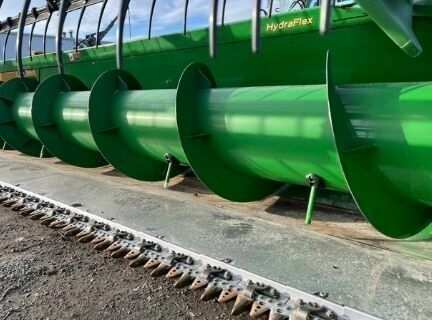 Зеленый Джон Дир 630F HydraFlex, объемом двигателя 0 л и пробегом 0 тыс. км за 25597 $, фото 14 на Automoto.ua