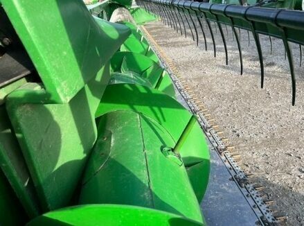 Зеленый Джон Дир 630F HydraFlex, объемом двигателя 0 л и пробегом 0 тыс. км за 25597 $, фото 8 на Automoto.ua