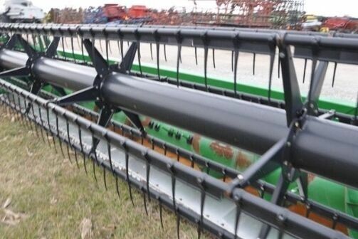 Зеленый Джон Дир 630F HydraFlex, объемом двигателя 0 л и пробегом 0 тыс. км за 23270 $, фото 10 на Automoto.ua