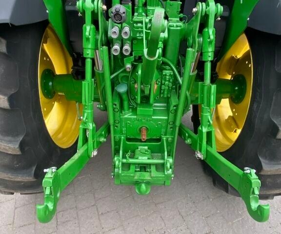 Зелений Джон Дір 6310, об'ємом двигуна 0 л та пробігом 0 тис. км за 43032 $, фото 27 на Automoto.ua