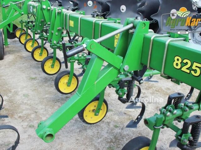 Зеленый Джон Дир 825, объемом двигателя 0 л и пробегом 0 тыс. км за 247739 $, фото 1 на Automoto.ua