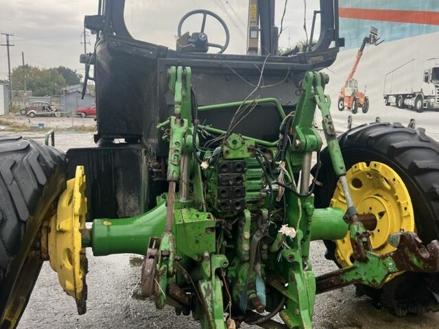 Зеленый Джон Дир 8300, объемом двигателя 0 л и пробегом 10 тыс. км за 10000 $, фото 1 на Automoto.ua