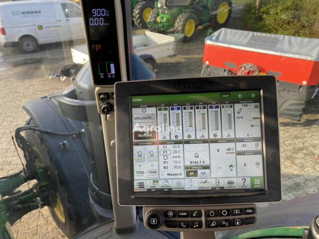 Зеленый Джон Дир 8400 R, объемом двигателя 0 л и пробегом 0 тыс. км за 240295 $, фото 7 на Automoto.ua