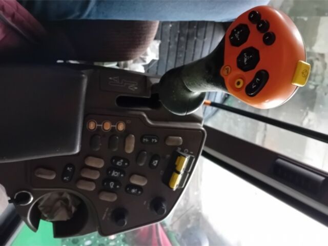 Джон Дир 9660 WTS 2001 в Киеве на Automoto.ua Джон Дир 9660 WTS, объемом двигателя 0 л и пробегом 0 тыс. км за 61813 $, фото 1 на Automoto.ua