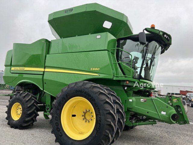 Зеленый Джон Дир С680, объемом двигателя 0 л и пробегом 0 тыс. км за 168636 $, фото 3 на Automoto.ua