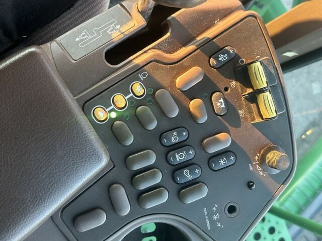 Джон Дир Другая, объемом двигателя 8.1 л и пробегом 0 тыс. км за 78000 $, фото 19 на Automoto.ua