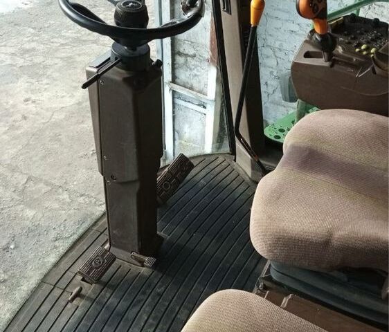 Джон Дір Другая, об'ємом двигуна 8.1 л та пробігом 5 тис. км за 50000 $, фото 4 на Automoto.ua