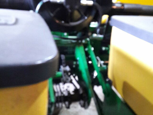 Джон Дир Другая, объемом двигателя 0 л и пробегом 0 тыс. км за 27491 $, фото 8 на Automoto.ua