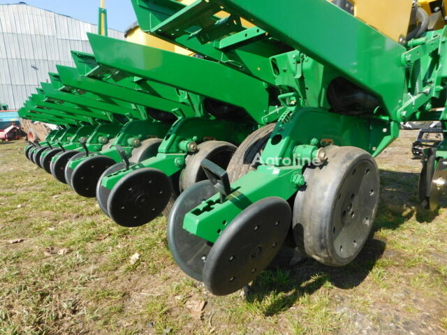 Джон Дир Другая, объемом двигателя 0 л и пробегом 0 тыс. км за 27491 $, фото 2 на Automoto.ua