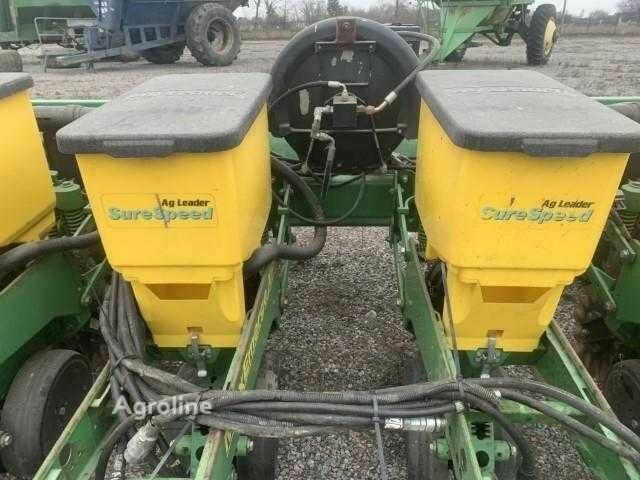 Джон Дір Другая, об'ємом двигуна 2.45 л та пробігом 0 тис. км за 17526 $, фото 15 на Automoto.ua