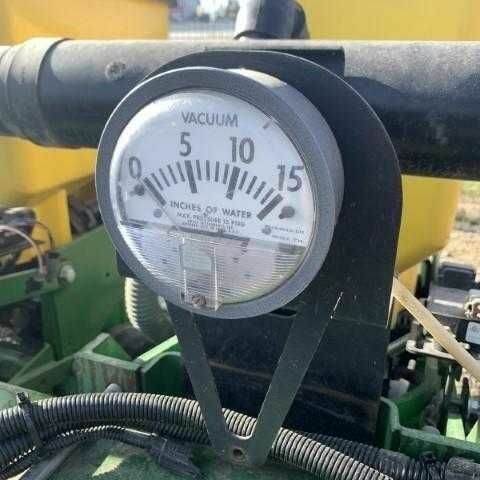 Джон Дір Другая, об'ємом двигуна 2.45 л та пробігом 0 тис. км за 17526 $, фото 9 на Automoto.ua