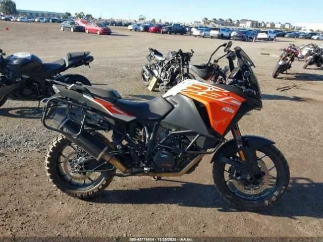 КТМ 1290 Super Adventure, объемом двигателя 1.29 л и пробегом 0 тыс. км за 2300 $, фото 11 на Automoto.ua