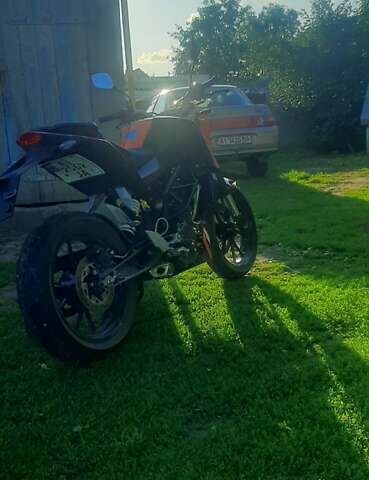 КТМ 200 2012 в Белой Церкве на Automoto.ua Красный КТМ 200, объемом двигателя 0.2 л и пробегом 4 тыс. км за 2700 $, фото 2 на Automoto.ua