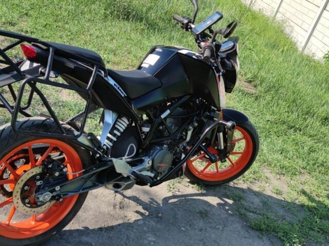 КТМ 200 Duke, объемом двигателя 0.2 л и пробегом 0 тыс. км за 3100 $, фото 3 на Automoto.ua